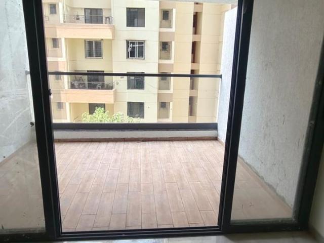 Resale | 3 BHK 1365 Sq.Ft. Apartment in Majestique Signature Towers