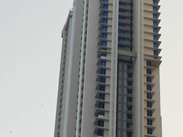 Resale | 3 BHK + 1371 Sq.Ft. Apartment in Raheja Imperia