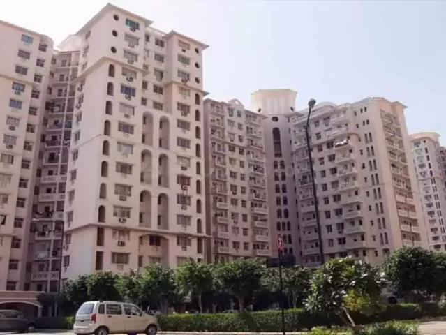 Resale | 3 BHK 1376 Sq.Ft. Apartment in DLF The Wellington Estate
