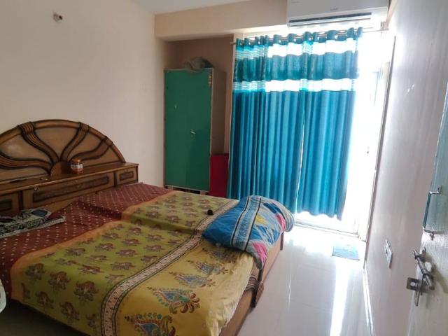 Resale | 3 BHK 1380 Sq.Ft. Apartment in SG Grand