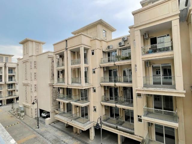 Resale | 3 BHK + 1387 Sq.Ft. Apartment in Signature Global City 81