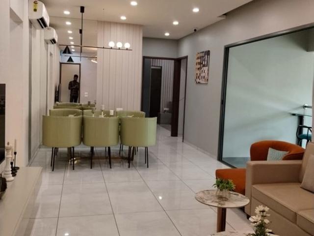 Resale | 3 BHK 1386 Sq.Ft. Apartment in Mantra Mayfair Residences