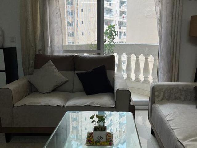Resale | 3 BHK 1390 Sq.Ft. Apartment in Amrapali Sapphire