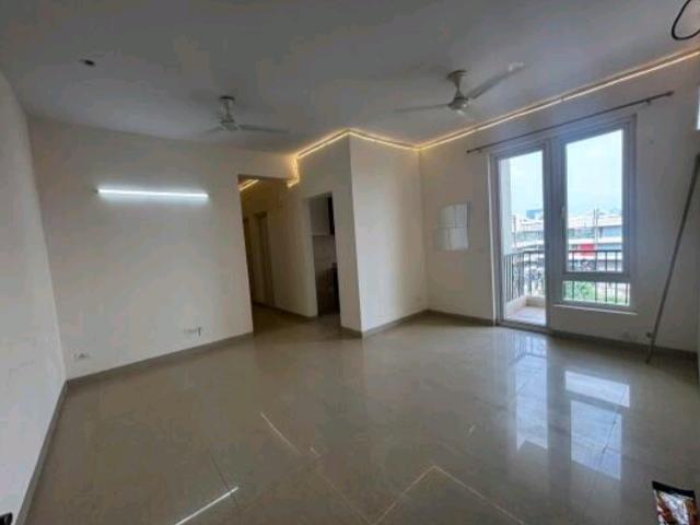 Resale | 3 BHK 1390 Sq.Ft. Apartment in Emaar Emerald Estate