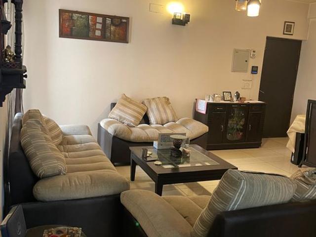Resale | 3 BHK 1395 Sq.Ft. Apartment in Ajnara Grand Heritage