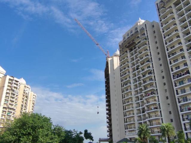 Resale | 3 BHK + 1395 Sq.Ft. Apartment in Omaxe The Resort