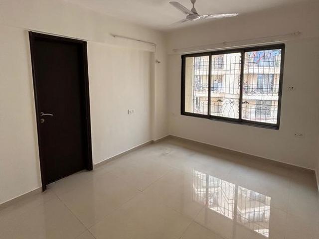 Resale | 3 BHK + 1395 Sq.Ft. Apartment in Lake Primrose