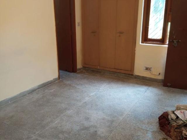 Resale | 3 BHK 1300 Sq.Ft. Apartment in Dwarka