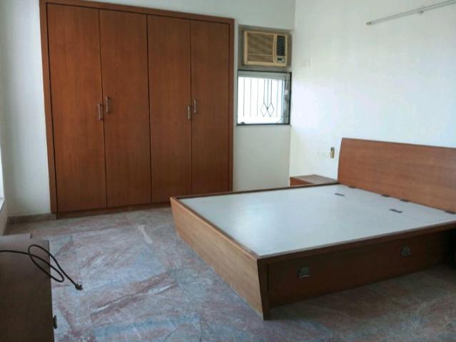 Resale | 3 BHK 1300 Sq.Ft. Apartment in Hiranandani Meadows
