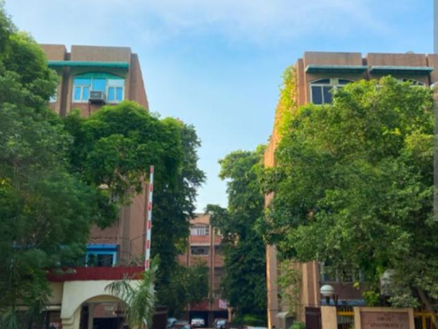Resale | 3 BHK 1300 Sq.Ft. Apartment in IP Extension