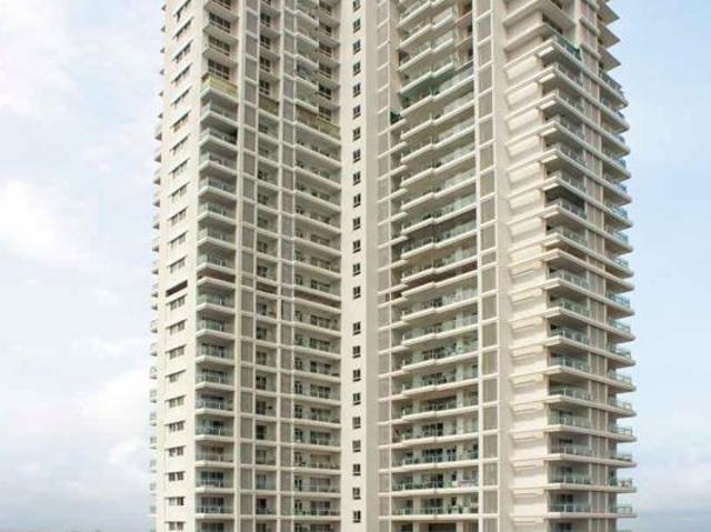 Resale | 3 BHK 1300 Sq.Ft. Apartment in Omkar Alta Monte