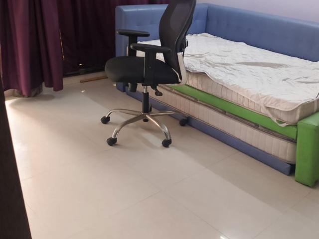 Resale | 3 BHK 1307 Sq.Ft. Apartment in Pratik Gems