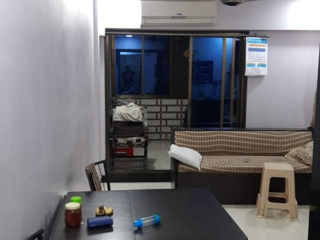 Resale | 3 BHK 1307 Sq.Ft. Apartment in Pratik Gems