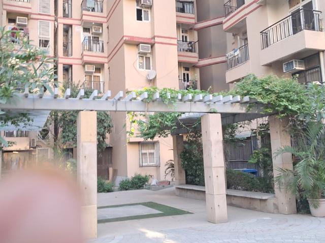 Resale | 3 BHK 1315 Sq.Ft. Apartment in Sector 76
