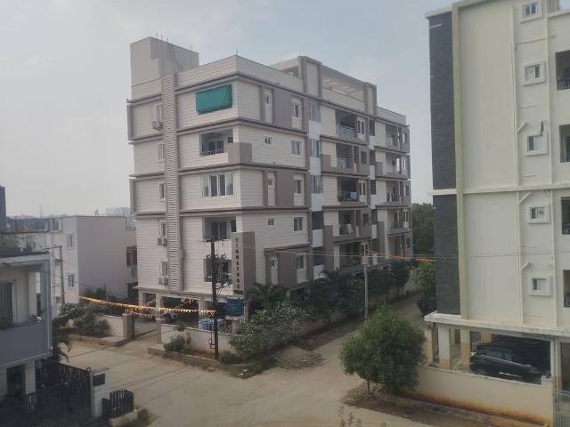 Resale | 3 BHK + 1315 Sq.Ft. Apartment in Signature Pride