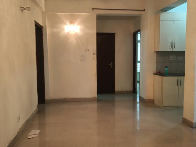Resale | 3 BHK + 1320 Sq.Ft. Apartment in Supertech Livingston