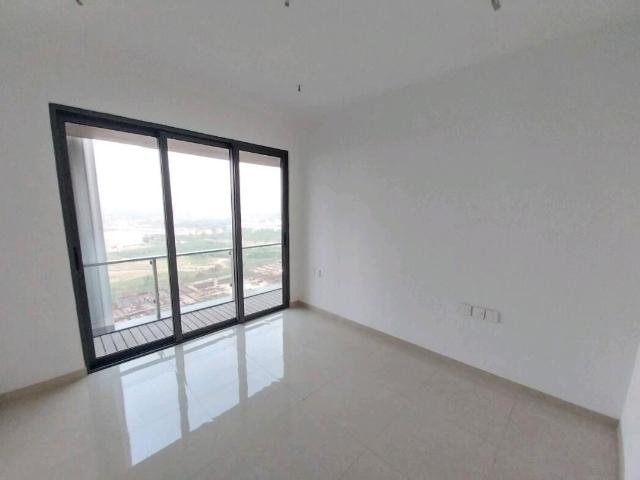 Resale | 3 BHK + 1321 Sq.Ft. Apartment in New Cuffe Parade