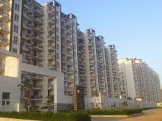 Resale | 3 BHK 1326 Sq.Ft. Apartment in Tulip White