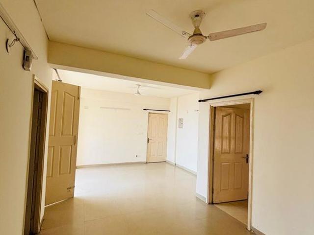 Resale | 3 BHK 1326 Sq.Ft. Apartment in Tulip White