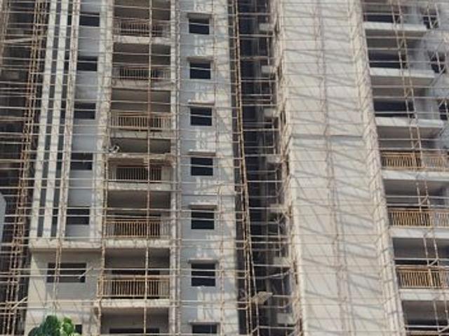 Resale | 3 BHK + 1333 Sq.Ft. Apartment in Urbanrise The Happening Heights