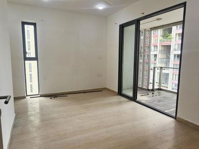 Resale | 3 BHK + 1330 Sq.Ft. Apartment in Lodha New Cuffe Parade