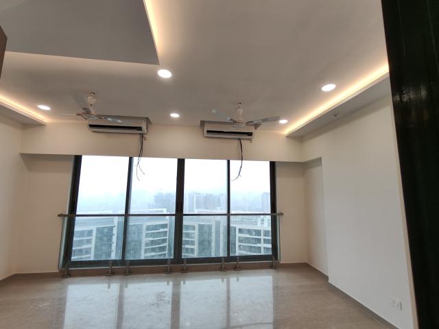 Resale | 3 BHK 1450 Sq.Ft. Apartment in Adani Ten BKC
