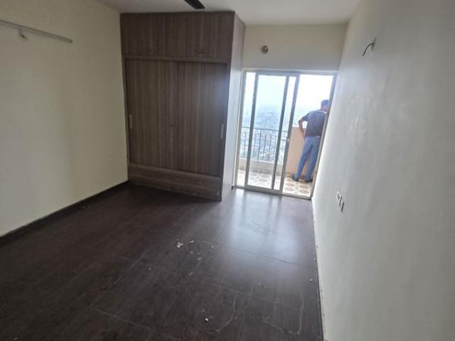 Resale | 3 BHK 1450 Sq.Ft. Apartment in Landcraft Golf Links
