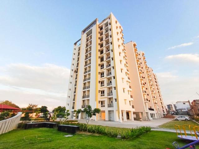 Resale | 3 BHK 1465 Sq.Ft. Apartment in E Square Aspire