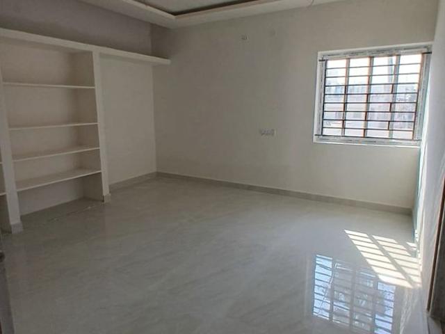 Resale | 3 BHK 1495 Sq.Ft. Apartment in GK Residency Mallapur