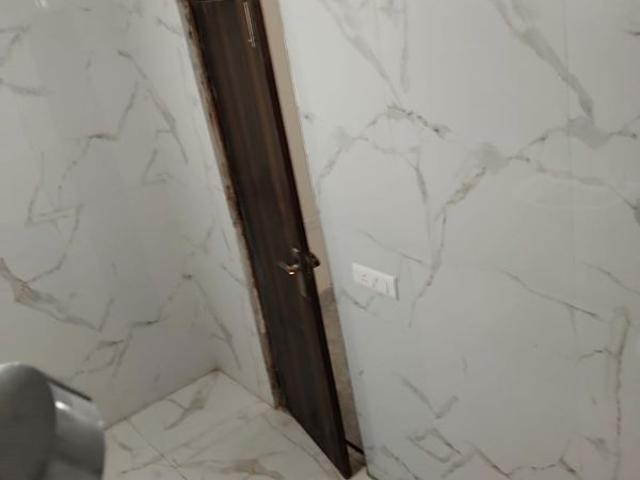 Resale | 3 BHK 1495 Sq.Ft. Apartment in Panchsheel Wellington