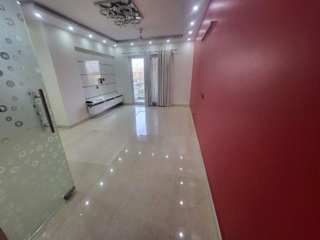 Resale | 3 BHK + 1400 Sq.Ft. Apartment in Emaar Emrald Floors Select