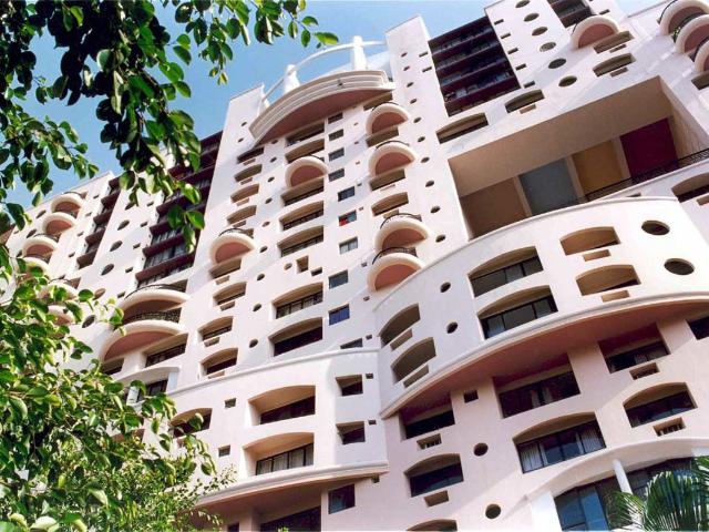 Resale | 3 BHK 1400 Sq.Ft. Apartment in Hiranandani Gardens Lake Castle