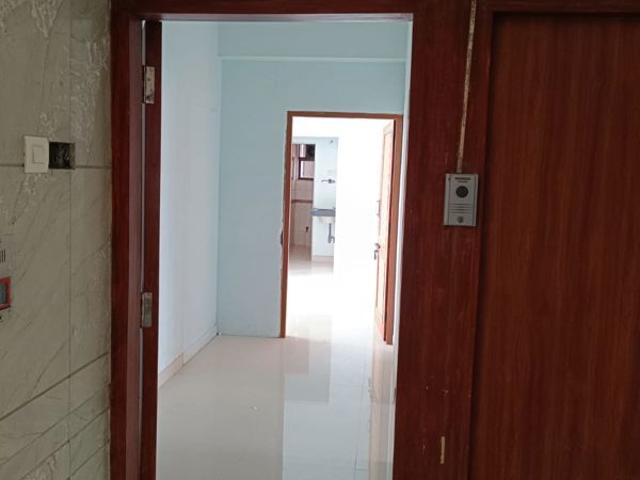 Resale | 3 BHK 1400 Sq.Ft. Apartment in Meera Tower