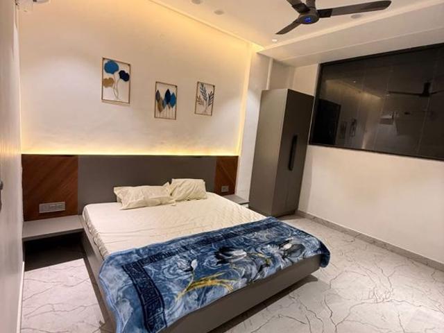 Resale | 3 BHK + 1400 Sq.Ft. Apartment in Nerul Sector 21