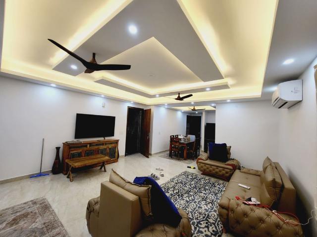 Resale | 3 BHK + 1400 Sq.Ft. Apartment in Satbari