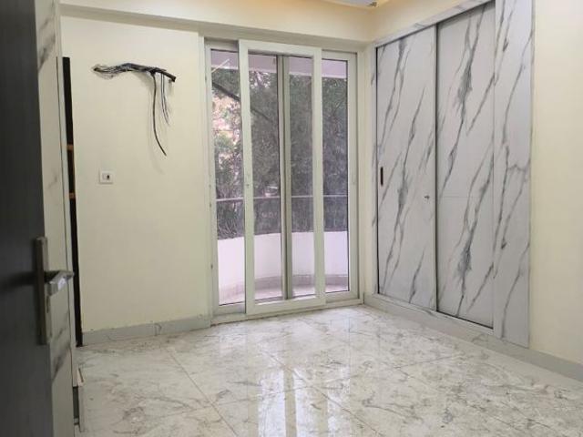 Resale | 3 BHK 1400 Sq.Ft. Apartment in Sector 23 Dwarka