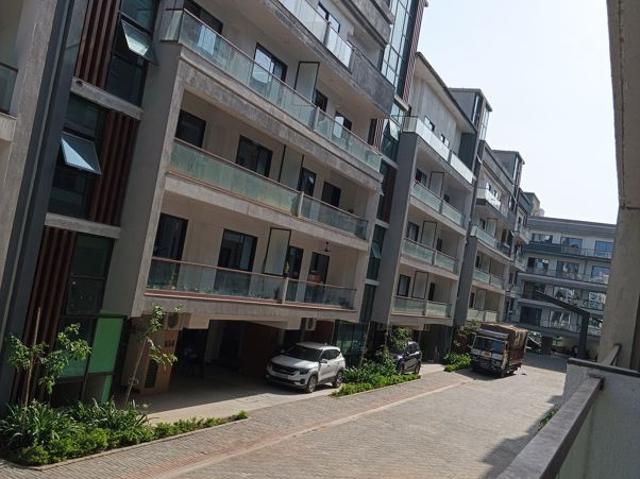 Resale | 3 BHK 1400 Sq.Ft. Apartment in Signature Global City 63A