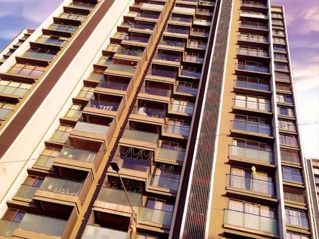 Resale | 3 BHK 1400 Sq.Ft. Apartment in Rustomjee Paramount