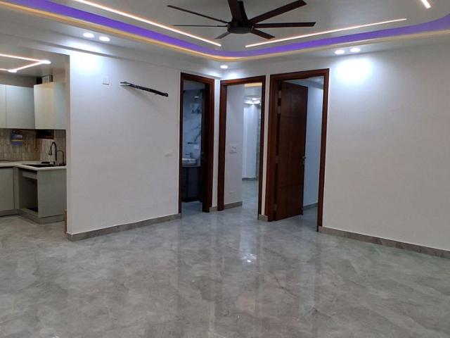 Resale | 3 BHK 1400 Sq.Ft. Apartment in Vasant Kunj