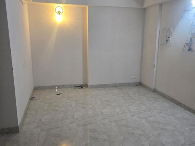Resale | 3 BHK + 1400 Sq.Ft. Apartment in VVIP Addresses