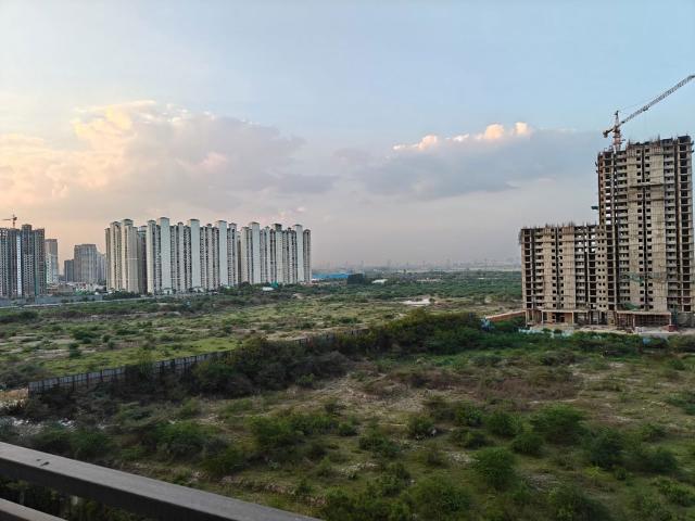 Resale | 3 BHK 1404 Sq.Ft. Apartment in Eldeco Live By The Greens