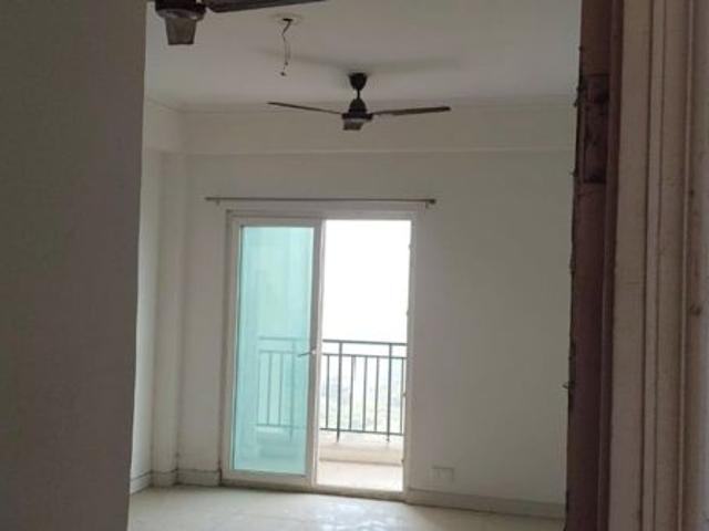 Resale | 3 BHK 1404 Sq.Ft. Apartment in Eldeco Live By The Greens