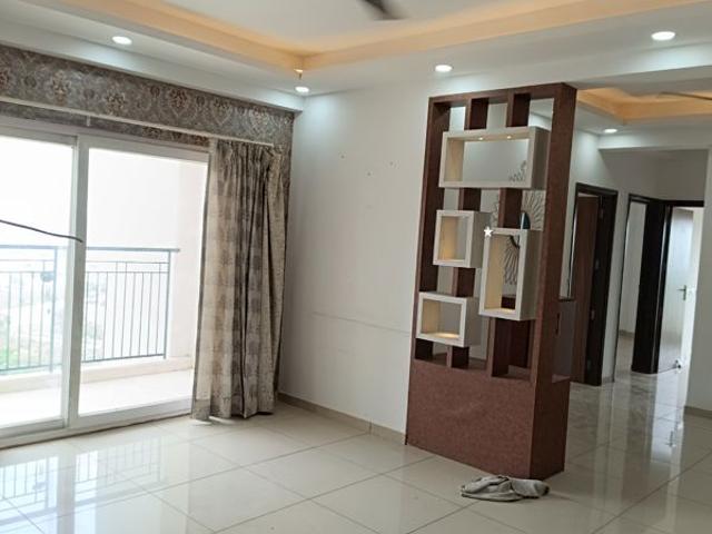 Resale | 3 BHK 1404 Sq.Ft. Apartment in Eldeco Live By The Greens