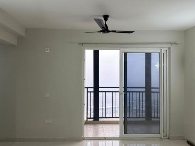 Resale | 3 BHK 1404 Sq.Ft. Apartment in Eldeco Live By The Greens