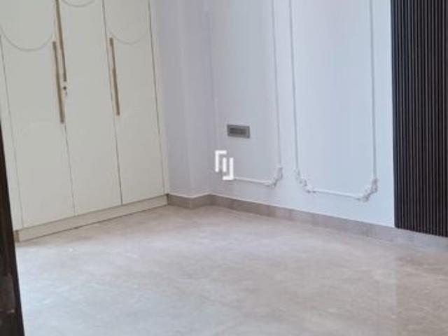 Resale | 3 BHK 140 Sq.Yd. Apartment in Janakpuri