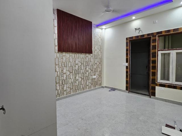Resale | 3 BHK 1425 Sq.Ft. Apartment in Windsor Paradise 2