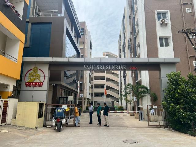Resale | 3 BHK 1425 Sq.Ft. Apartment in Vasu Sri Sunrise