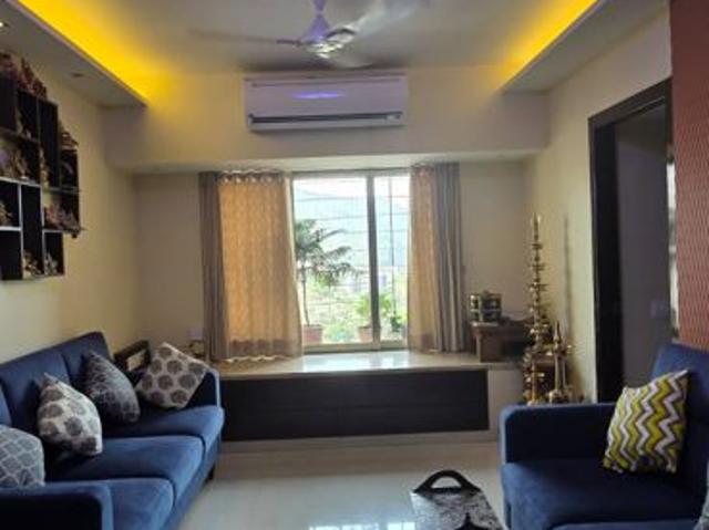 Resale | 3 BHK 1430 Sq.Ft. Apartment in Runwal Centre