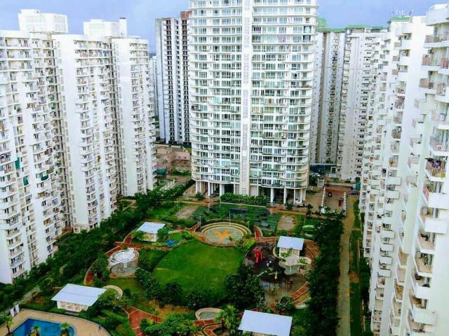 Resale | 3 BHK 1435 Sq.Ft. Apartment in Mahagun Moderne