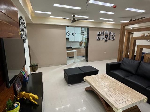 Resale | 3 BHK 1545 Sq.Ft. Apartment in Godrej Woods